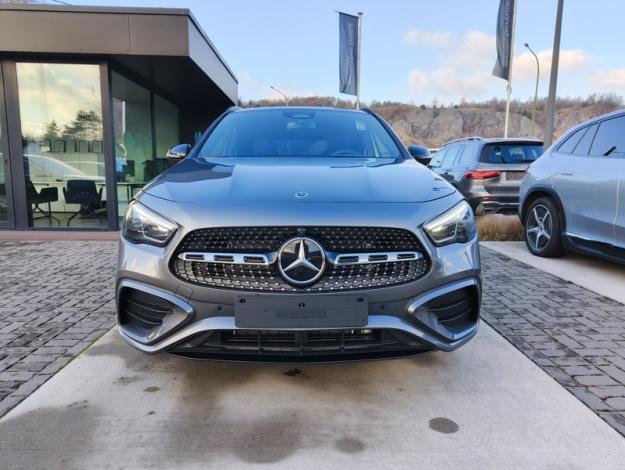 MERCEDES-BENZ GLA 180 star edition  