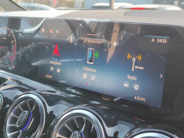 MERCEDES-BENZ GLA 180 star edition  