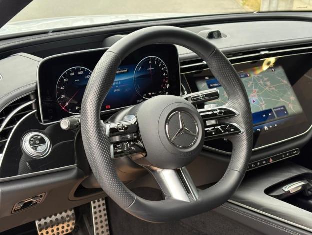 MERCEDES-BENZ E 300 de 4M Break AMG HyperScreen Pano Attelage  