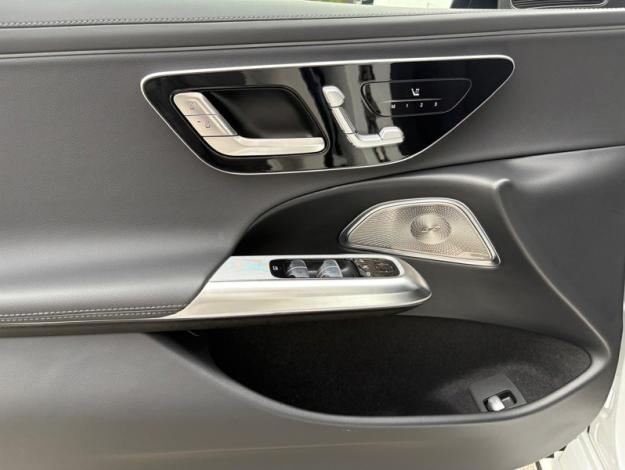 MERCEDES-BENZ E 300 de 4M Break AMG HyperScreen Pano Attelage  