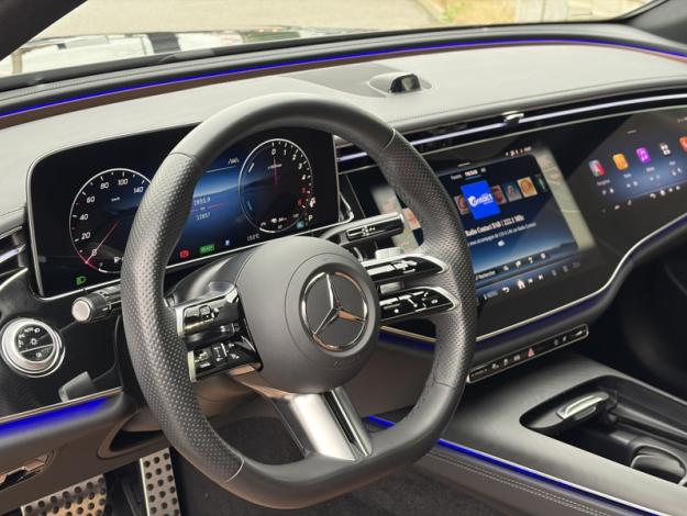 MERCEDES-BENZ E 300 de Berline AMG HyperScreen Pano  