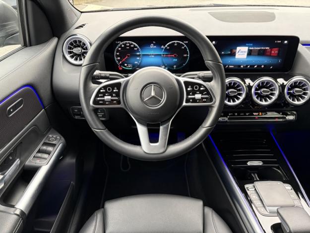 MERCEDES-BENZ EQA 300 4MATIC Luxury Line  