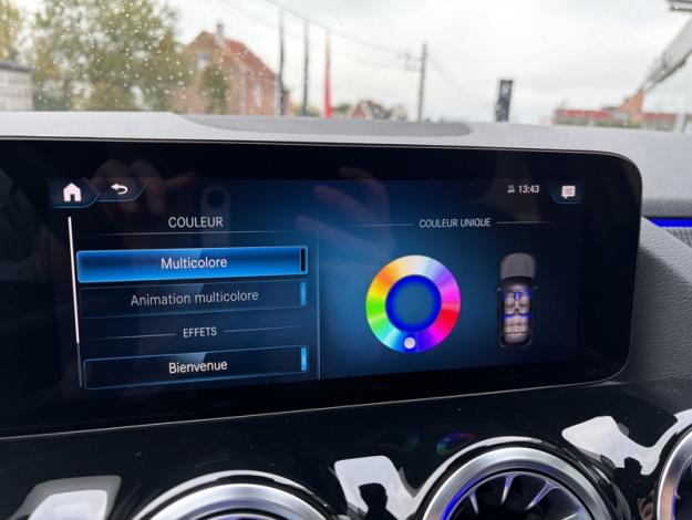 MERCEDES-BENZ EQA 300 4MATIC Luxury Line  