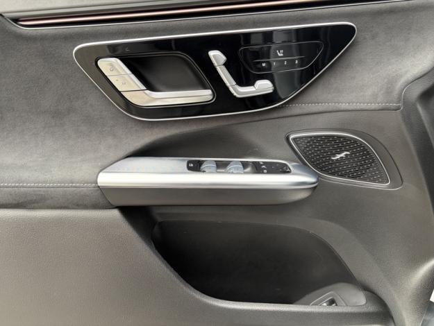 MERCEDES-BENZ EQE SUV 350+ AMG Line DISTRONIC PLUS  