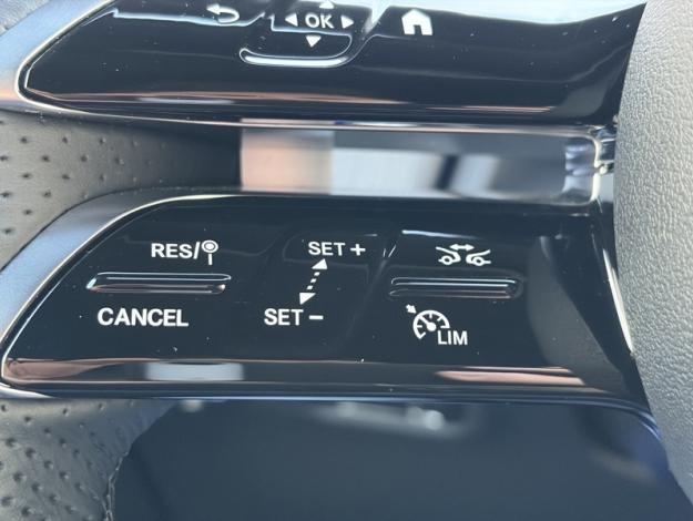 MERCEDES-BENZ EQE SUV 350+ AMG Line DISTRONIC PLUS  