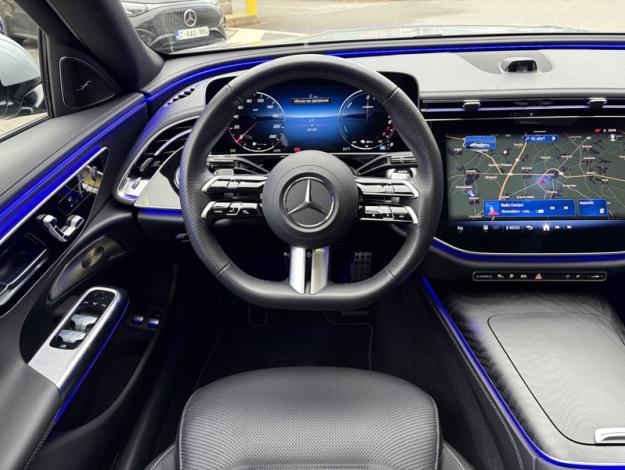 MERCEDES-BENZ E 300 e Berline AMG HyperScreen Pano  