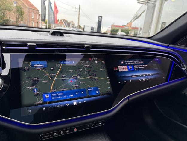 MERCEDES-BENZ E 300 e Berline AMG HyperScreen Pano  