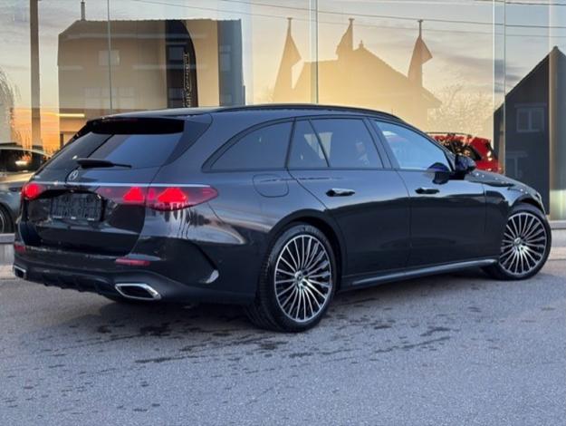 MERCEDES-BENZ E 300 de Break AMG  Pano Attelage  