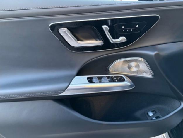 MERCEDES-BENZ E 300 e AMG Pack Night HyperScreen Pano  