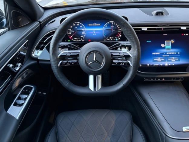 MERCEDES-BENZ E 300 e AMG Pack Night HyperScreen Pano  