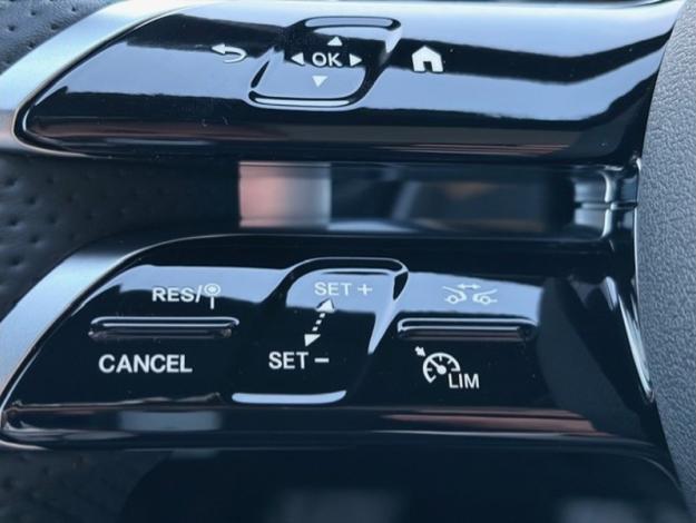 MERCEDES-BENZ E 300 e AMG Pack Night HyperScreen Pano  