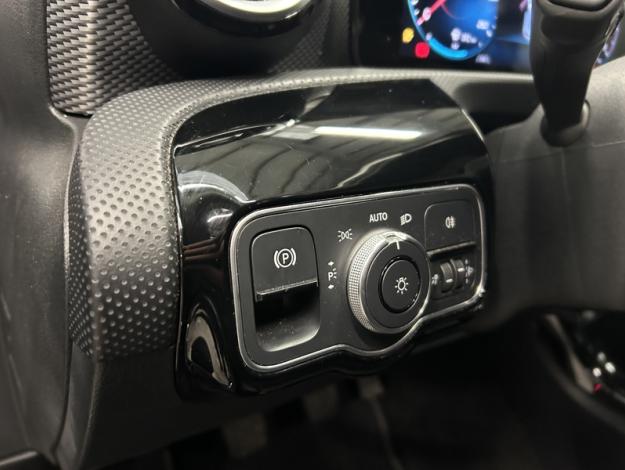 MERCEDES-BENZ A 180 Progressive Attache remorque  