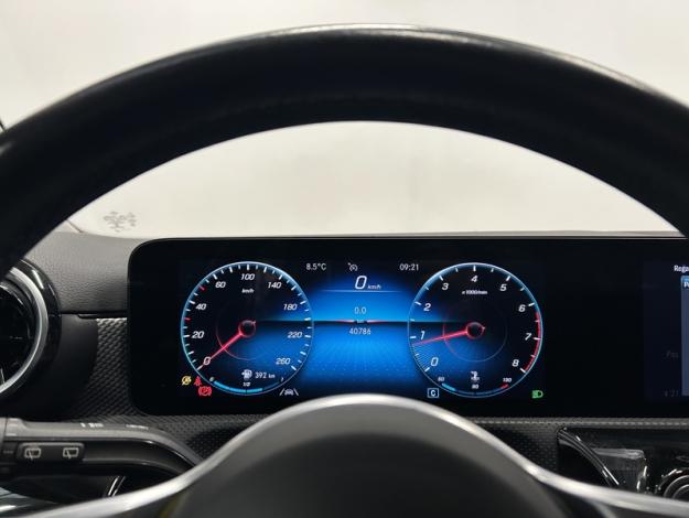 MERCEDES-BENZ A 180 Progressive Attache remorque  