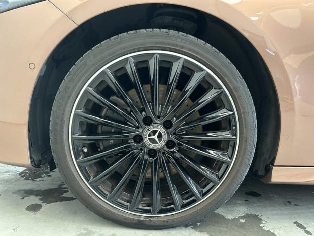 MERCEDES-BENZ A 250 e AMG Line  