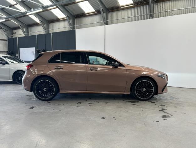 MERCEDES-BENZ A 250 e AMG Line  