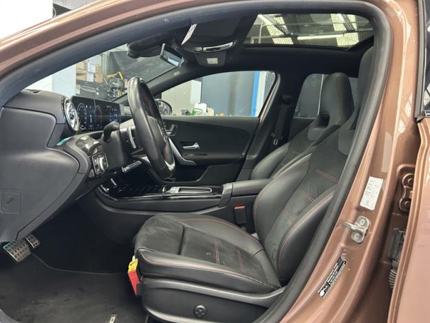 MERCEDES-BENZ A 250 e AMG Line  