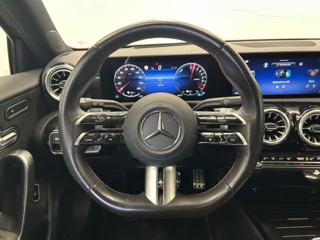 MERCEDES-BENZ A 250 e AMG Line  