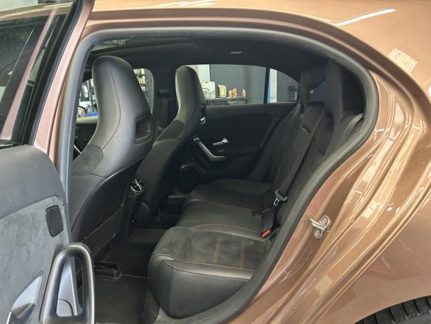 MERCEDES-BENZ A 250 e AMG Line  