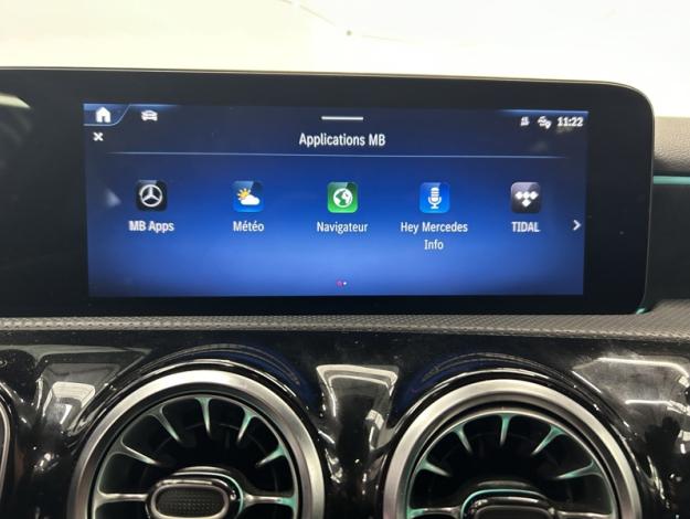 MERCEDES-BENZ A 250 e AMG Line  