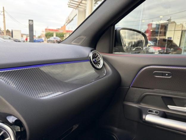 MERCEDES-BENZ GLA-Klasse GLA 180 Off-Roader