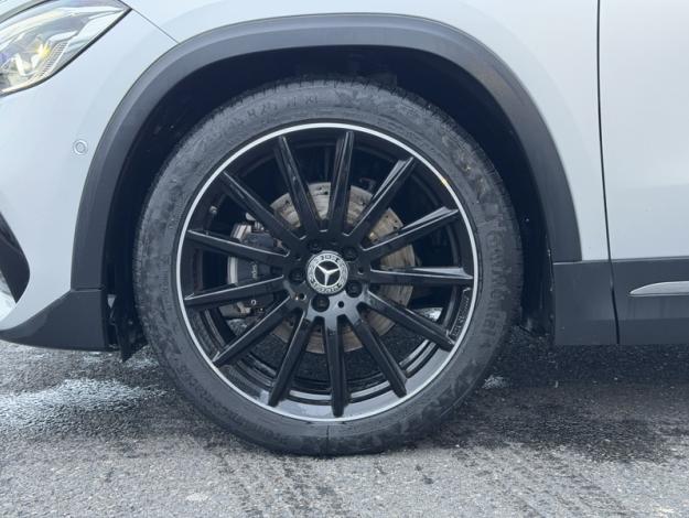 MERCEDES-BENZ GLA 200 d AMG Line  