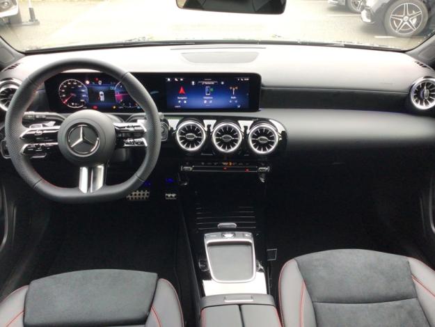 MERCEDES-BENZ Classe A 180 d AMG Line  Classe A 180 d AMG Line