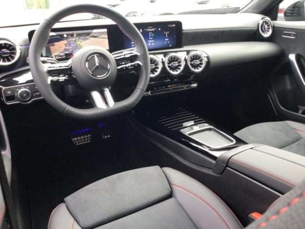 MERCEDES-BENZ Classe A 180 d AMG Line  Classe A 180 d AMG Line