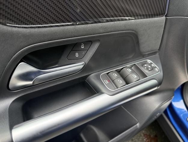 MERCEDES-BENZ GLA 250 e Hybrid EQ AMG Line  