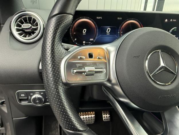 MERCEDES-BENZ GLA 250 e AMG Line  