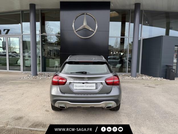 MERCEDES-BENZ GLA 180 Sensation  