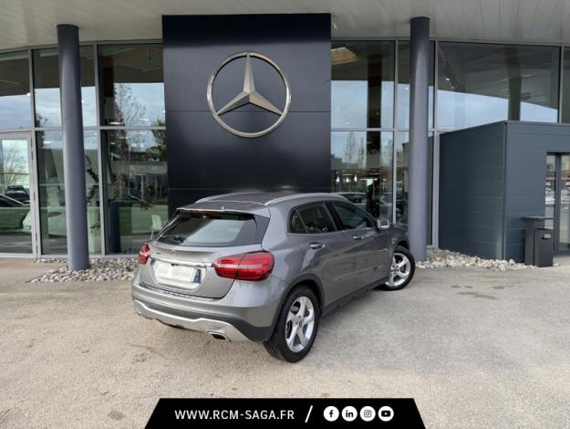 MERCEDES-BENZ GLA 180 Sensation  