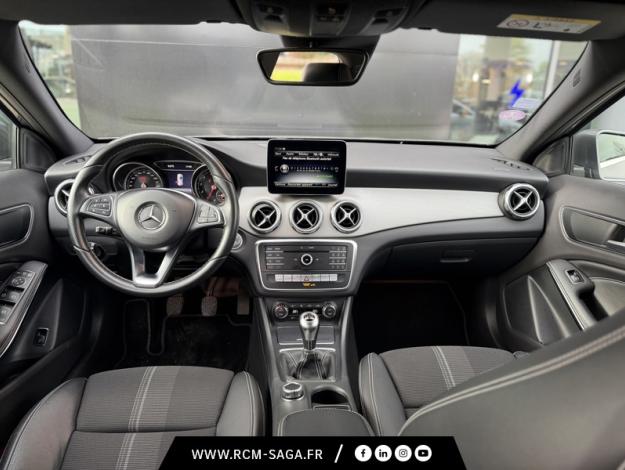 MERCEDES-BENZ GLA 180 Sensation  
