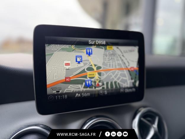 MERCEDES-BENZ GLA 180 Sensation  