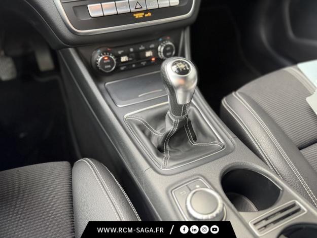 MERCEDES-BENZ GLA 180 Sensation  