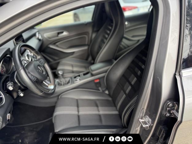 MERCEDES-BENZ GLA 180 Sensation  