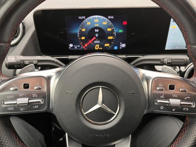 MERCEDES-BENZ GLA 200 d AMG Line  