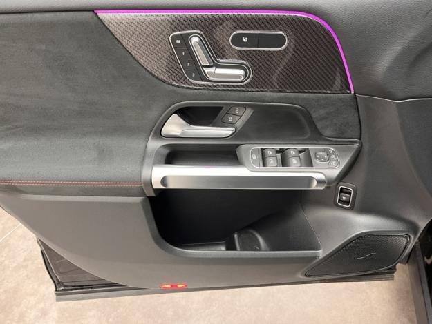 MERCEDES-BENZ GLB 200 d AMG Line  