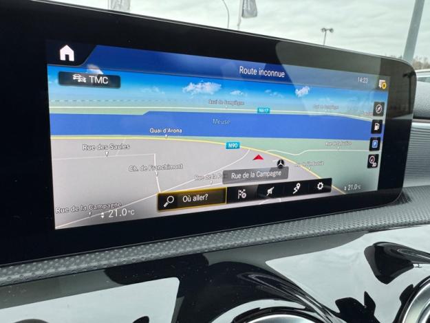 MERCEDES-BENZ A 180  d AMG Line - Toit ouvrant   