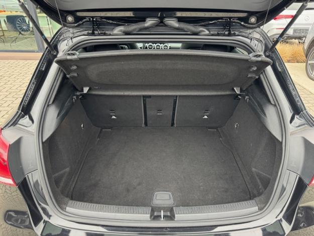 MERCEDES-BENZ A 180  d AMG Line - Toit ouvrant   