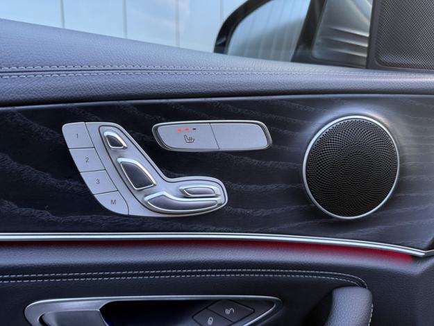 MERCEDES-BENZ Classe E Berline Classe E 220 d AMG Line Berline  