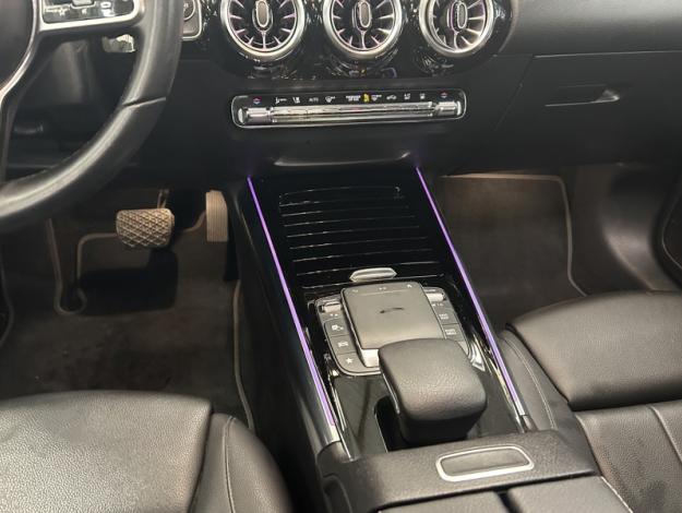 MERCEDES-BENZ GLA 250 e Luxury Line Toit Pano Attelage  