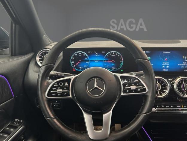 MERCEDES-BENZ GLA 250 e Luxury Line Toit Pano Attelage  