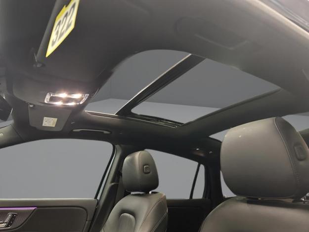 MERCEDES-BENZ GLA 250 e Luxury Line Toit Pano Attelage  