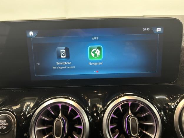 MERCEDES-BENZ GLA 250 e Luxury Line Toit Pano Attelage  