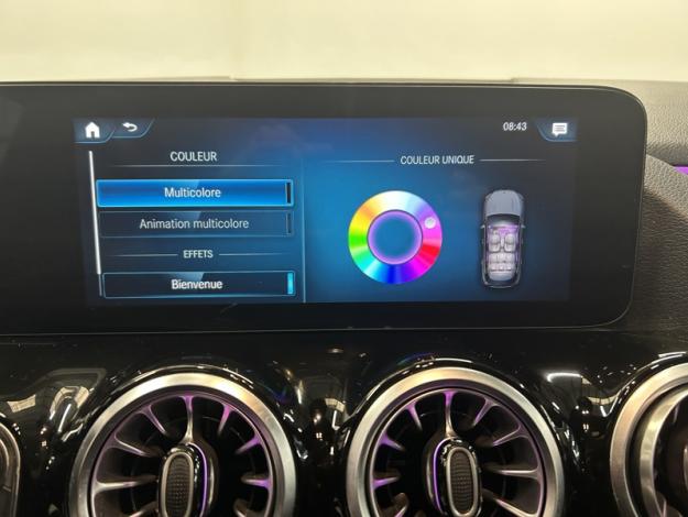 MERCEDES-BENZ GLA 250 e Luxury Line Toit Pano Attelage  