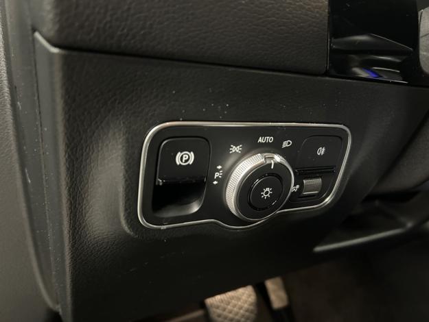 MERCEDES-BENZ GLA 180 d Luxury Line Facelift  