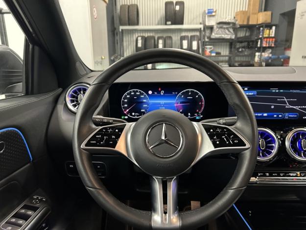 MERCEDES-BENZ GLA 180 d Luxury Line Facelift  