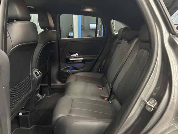 MERCEDES-BENZ GLA 180 d Luxury Line Facelift  