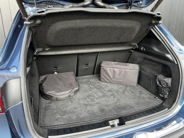 MERCEDES-BENZ EQA 250 AMG Line  