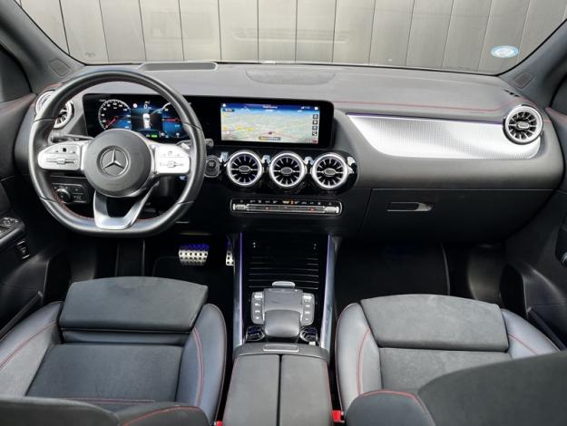 MERCEDES-BENZ EQA 250 AMG Line  